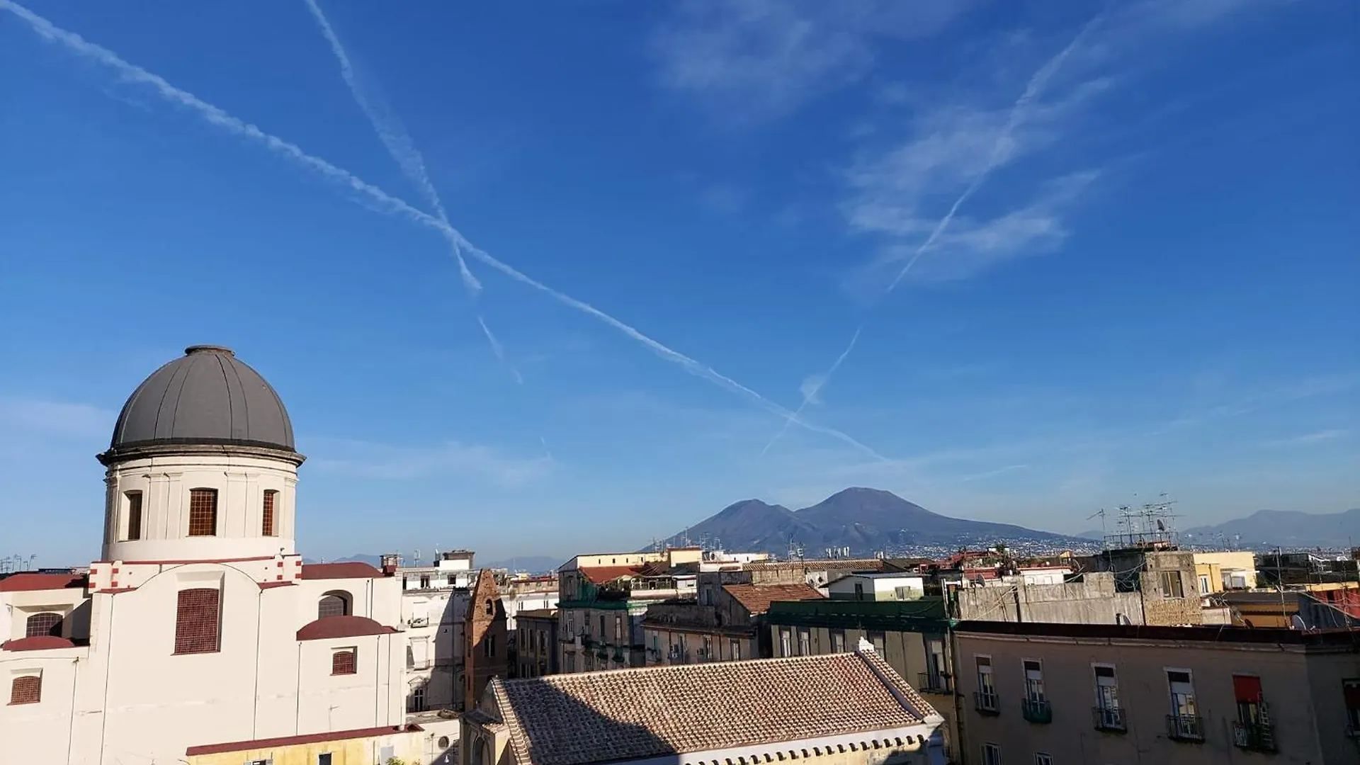 Mini Domus Al Centro Storico Di Napoli Apartment  Naples