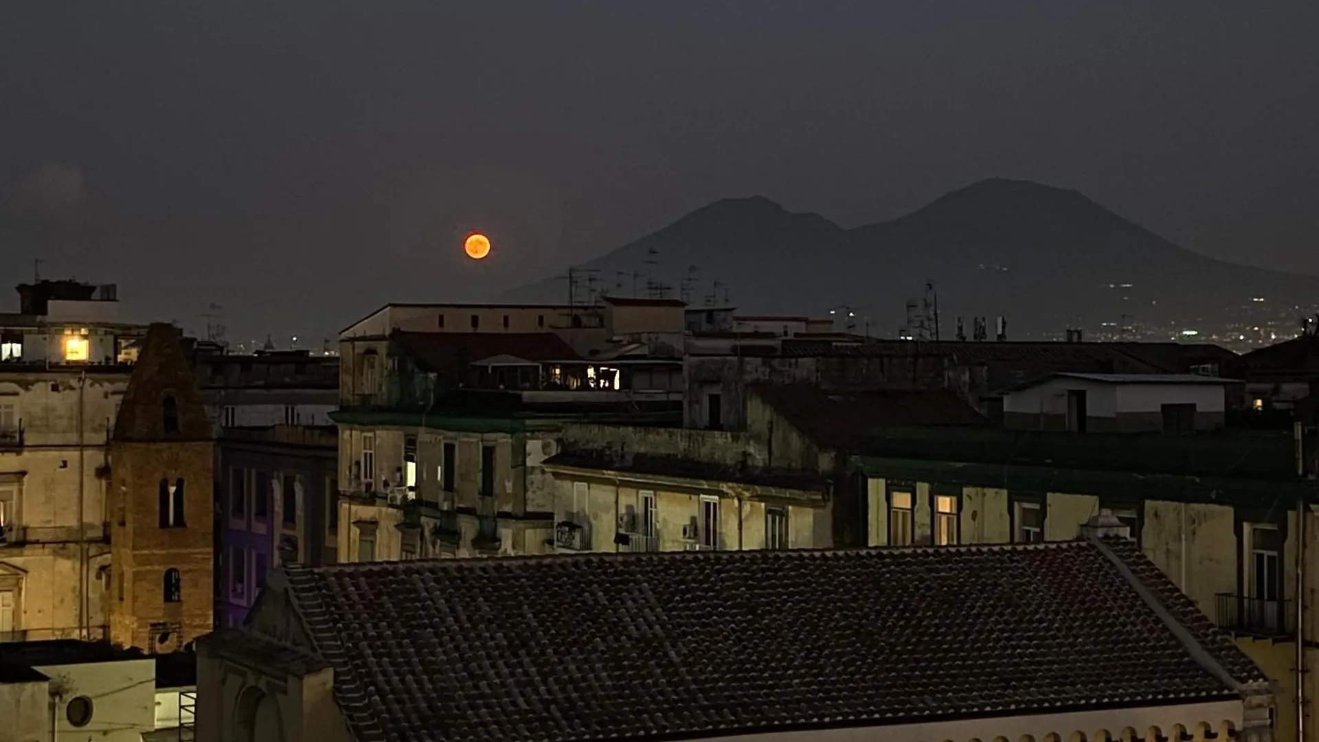 Mini Domus Al Centro Storico Di Napoli Apartment