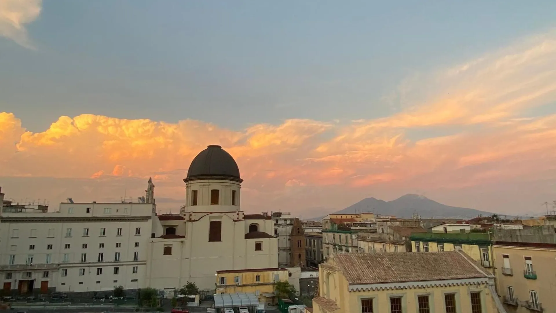 Mini Domus Al Centro Storico Di Napoli Apartment Italy