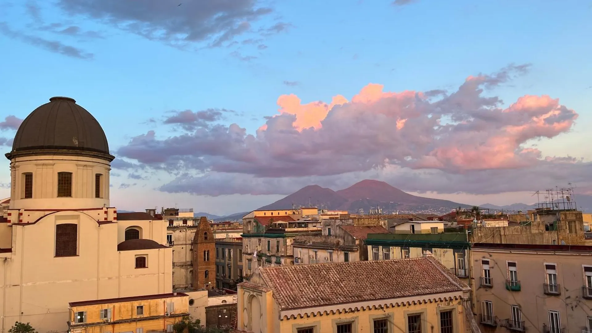 Mini Domus Al Centro Storico Di Napoli Lägenhet